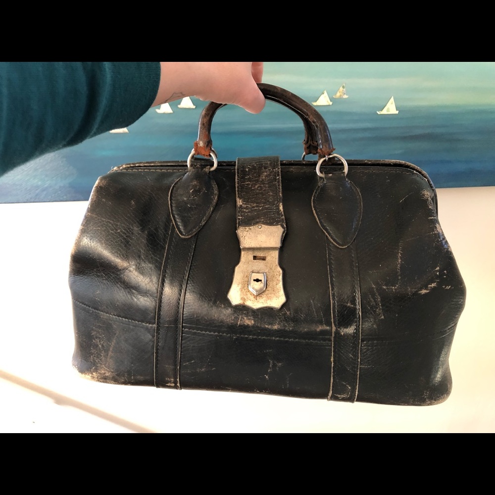 1950s Black leather doctor’s bag